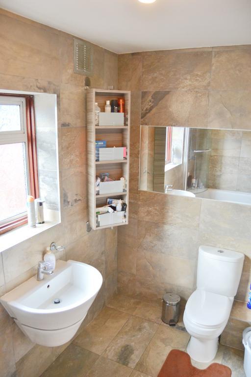Accommodatie bij particulieren Superb Double Bedroom Londen